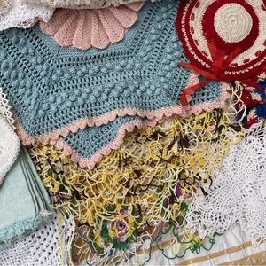 Vintage Doilies Lot 75+ Mixed Variety